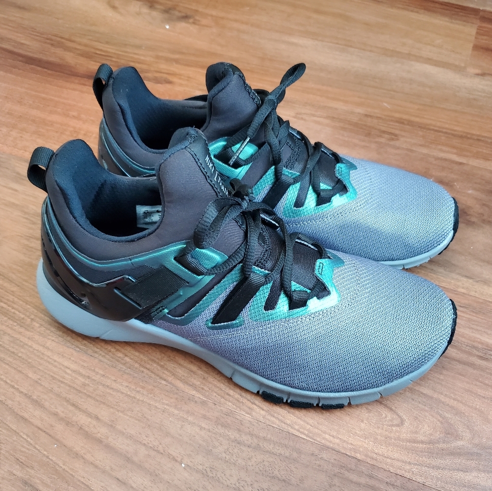 Nike Cross Trainer Sneakers